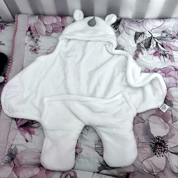 Blue Mello Baby Unicorn swaddle wrap - Picture 1 of 2